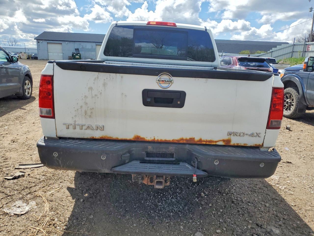 Nissan Titan Sv