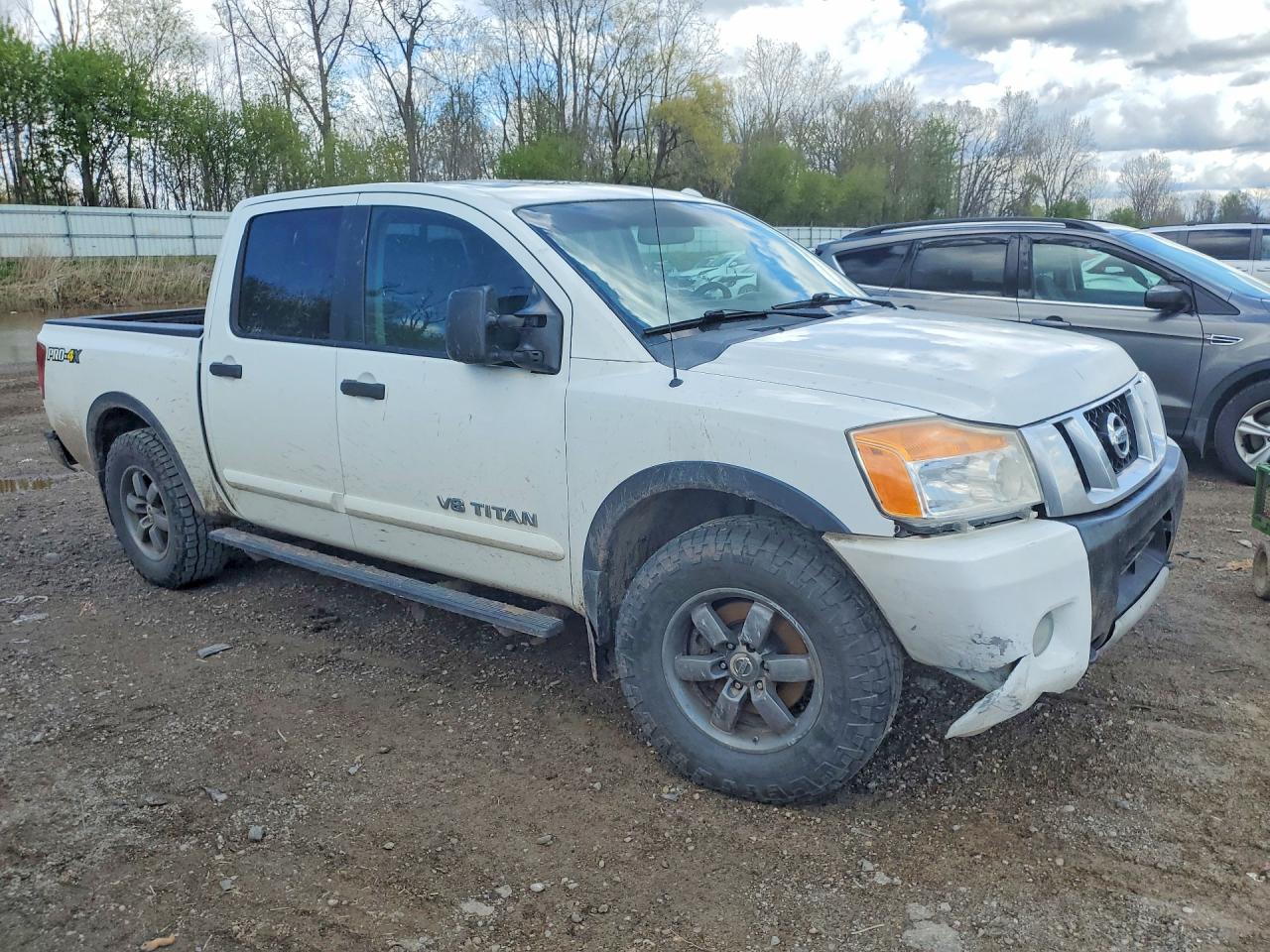 Nissan Titan Sv