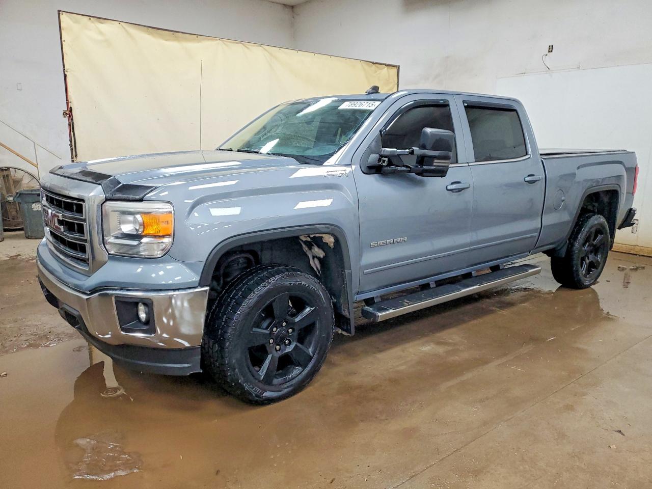 Salvage GMC Sierra Image