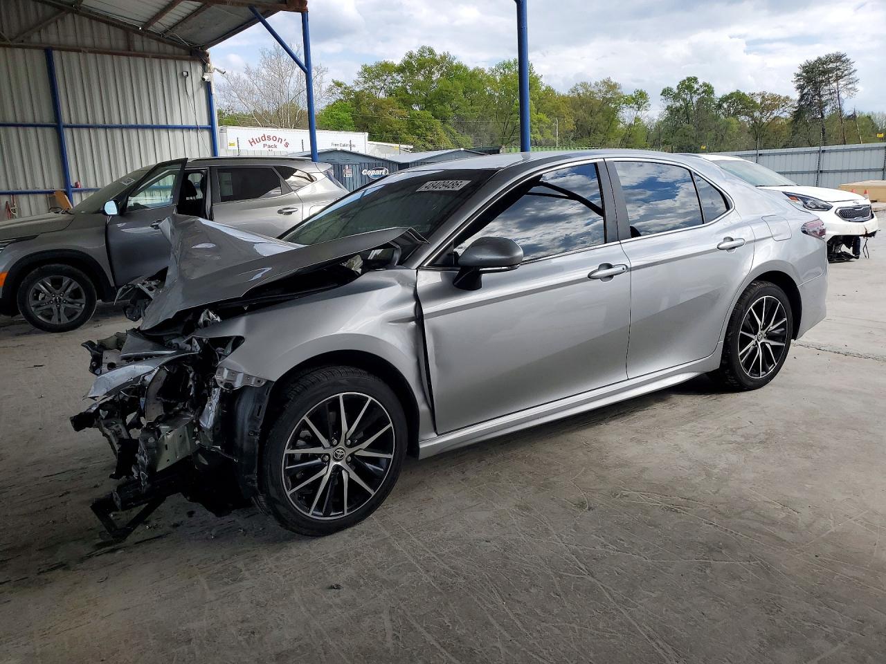 Salvage Toyota Camry Image
