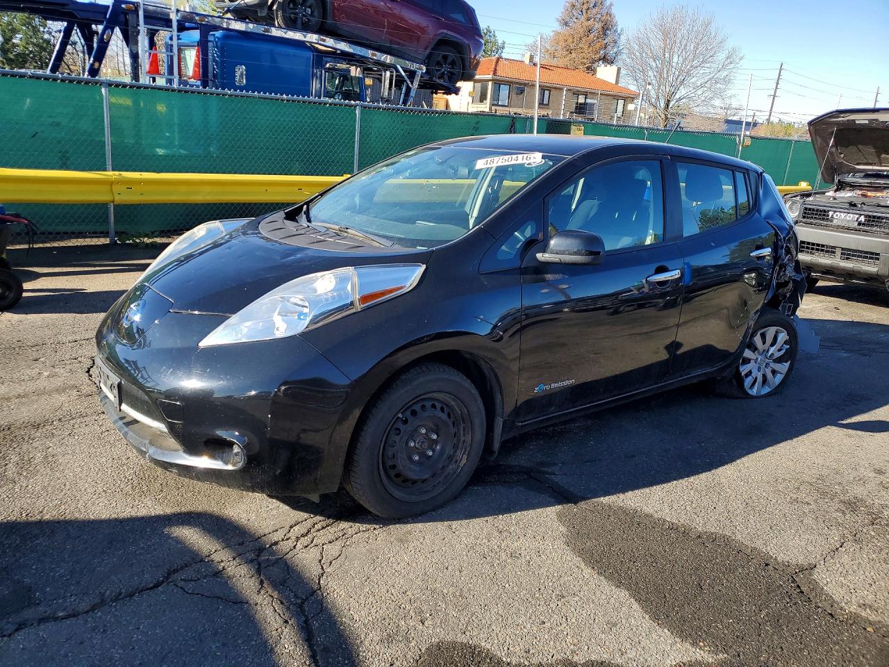 Salvage Nissan LEAF Image