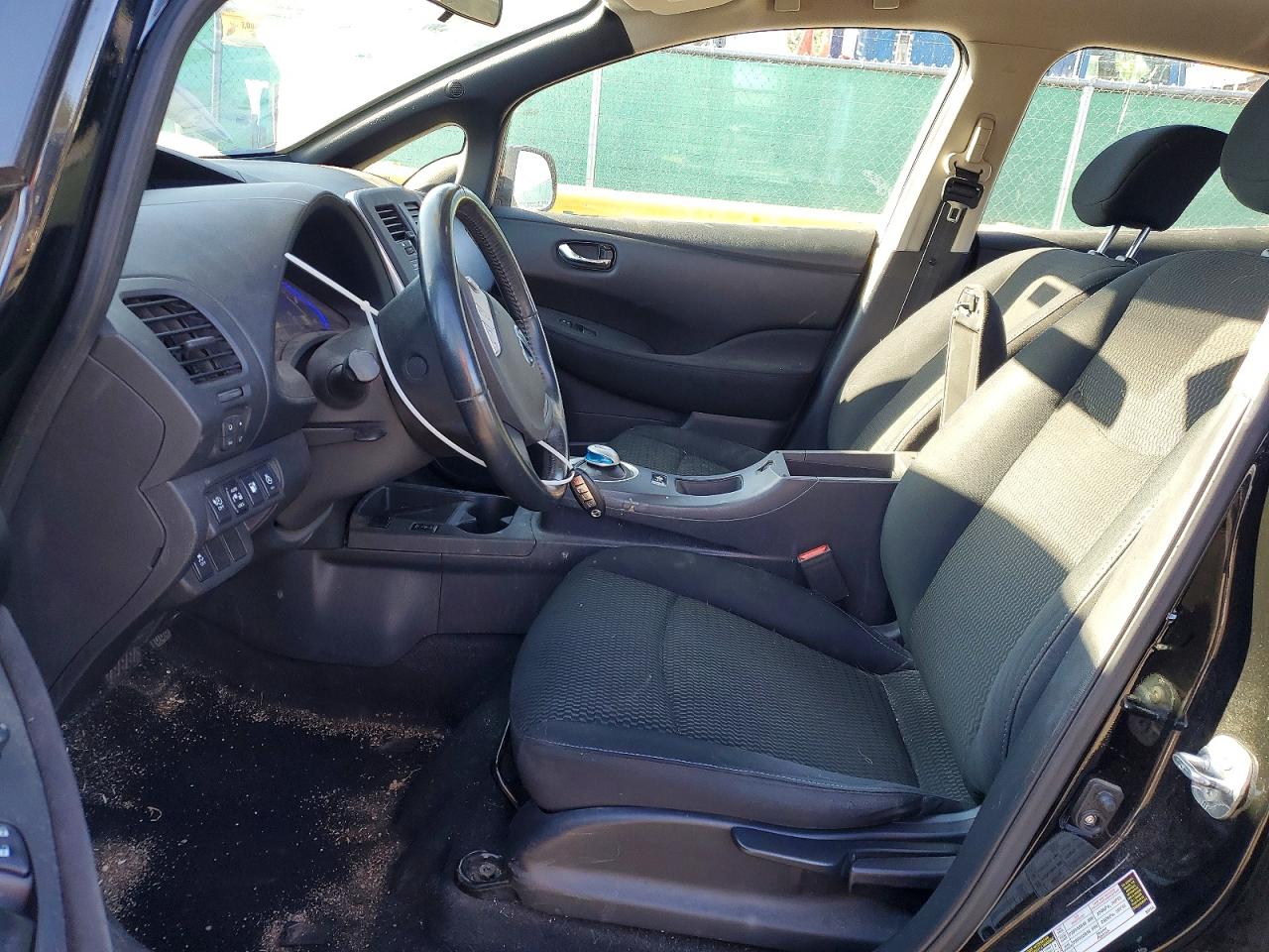 Nissan LEAF S