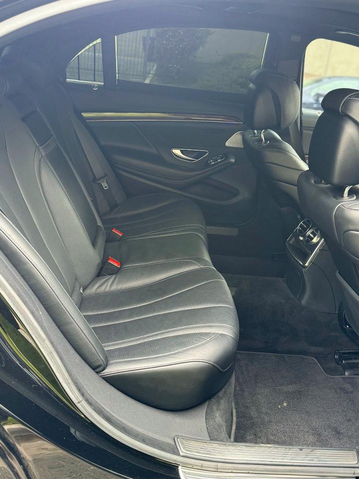 Mercedes-Benz S-Class 550