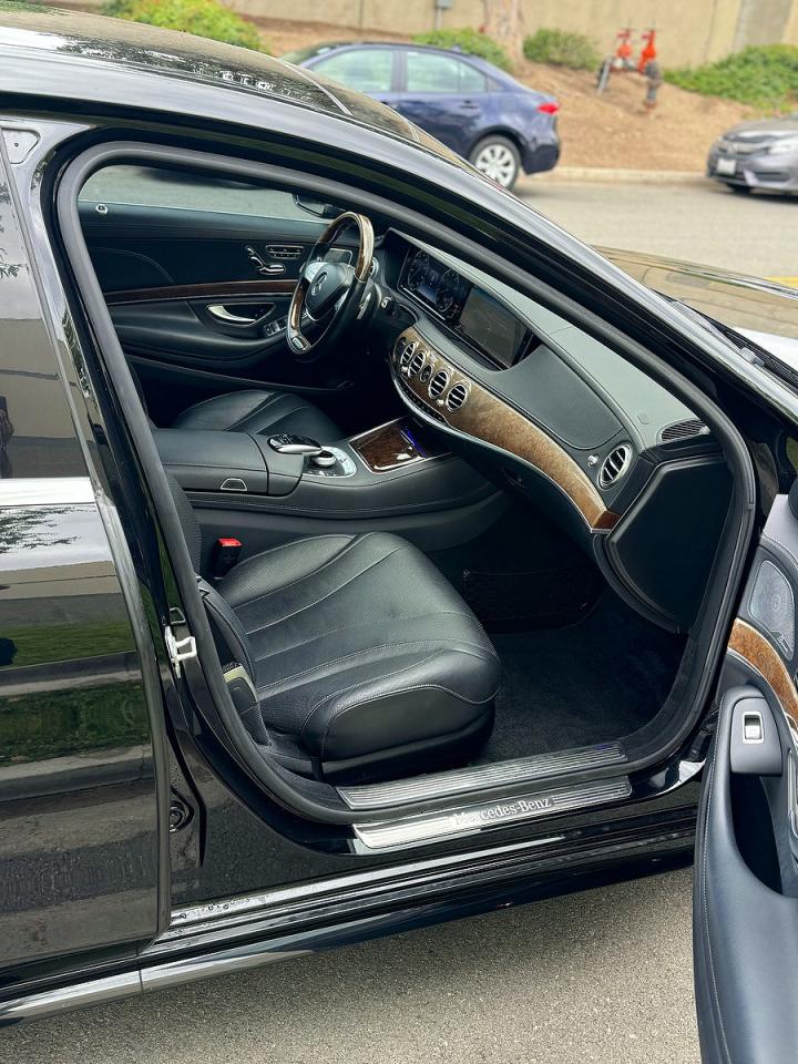 Mercedes-Benz S-Class 550