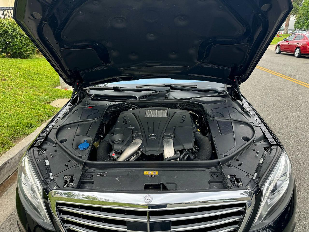 Mercedes-Benz S-Class 550