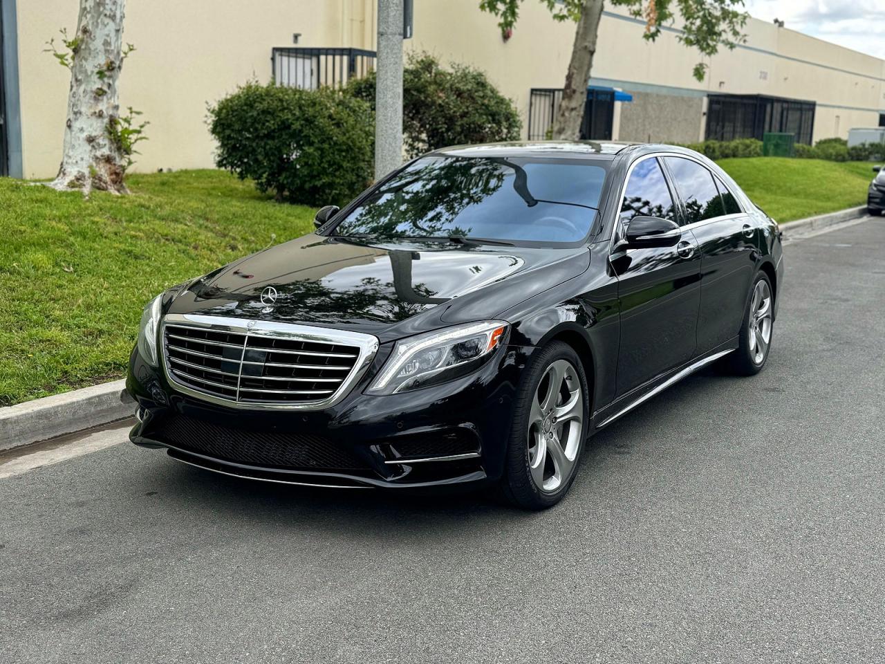 Mercedes-Benz S-Class 550