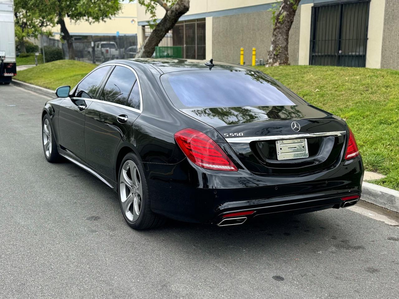 Mercedes-Benz S-Class 550