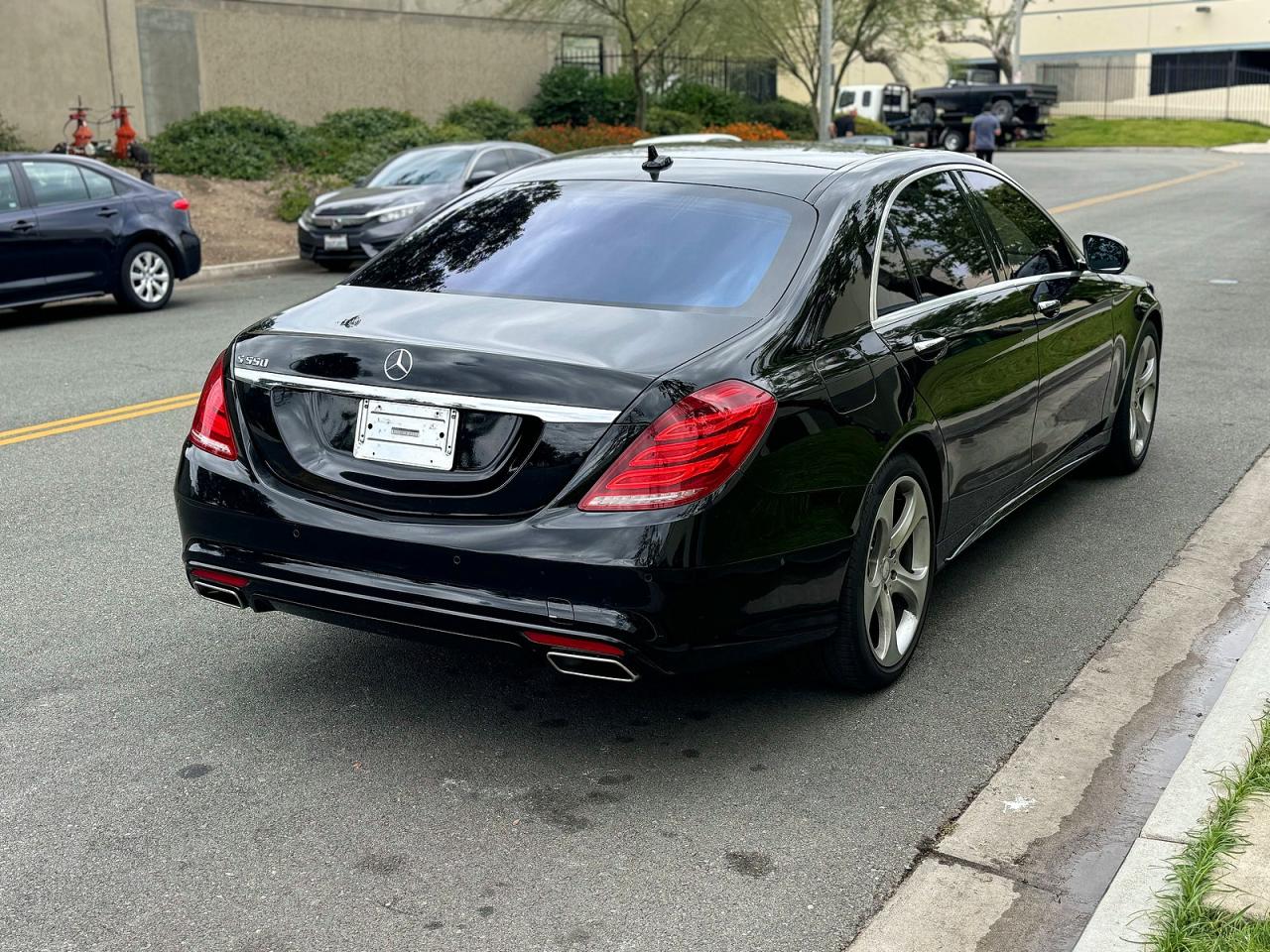 Mercedes-Benz S-Class 550