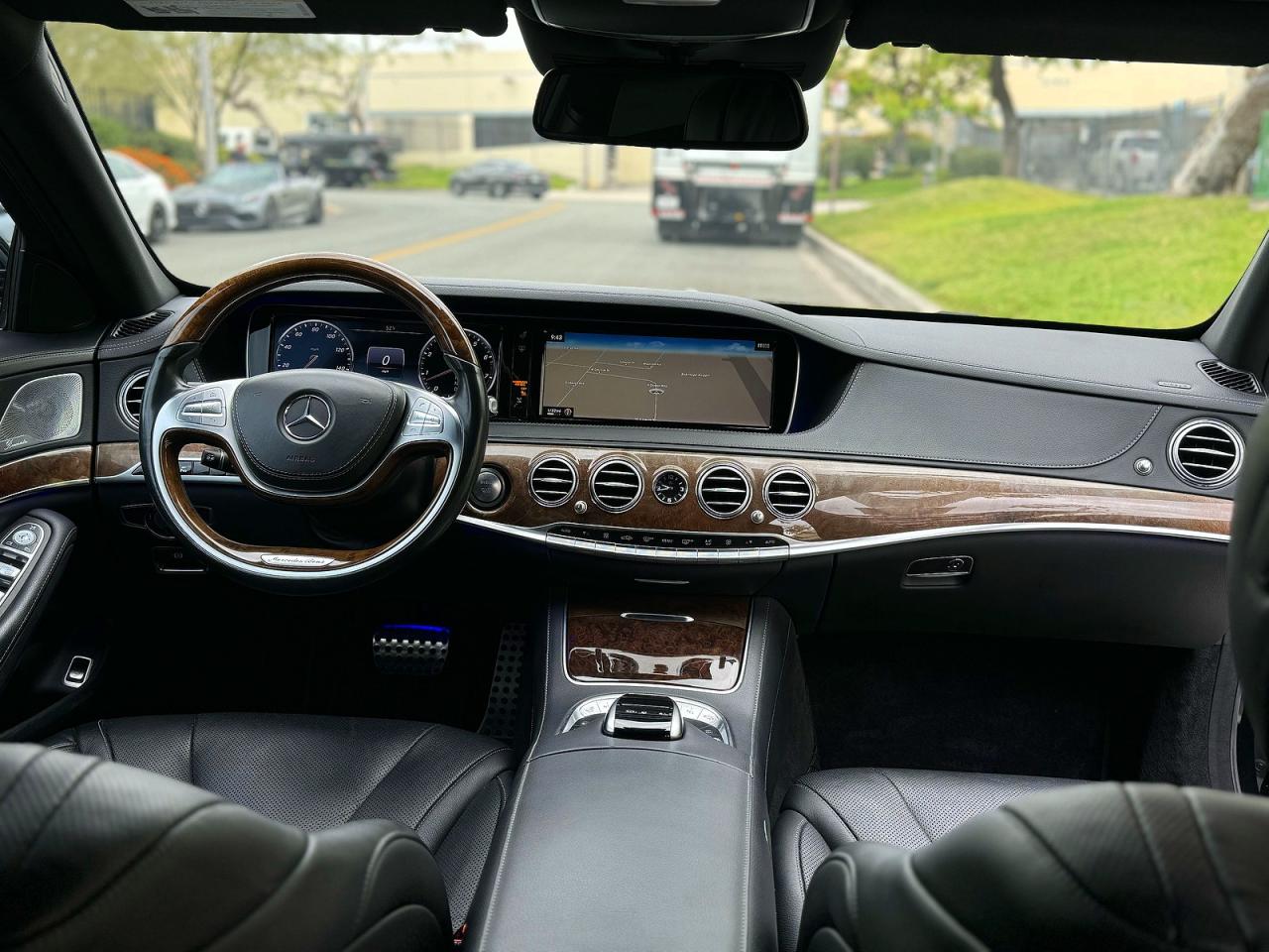 Mercedes-Benz S-Class 550