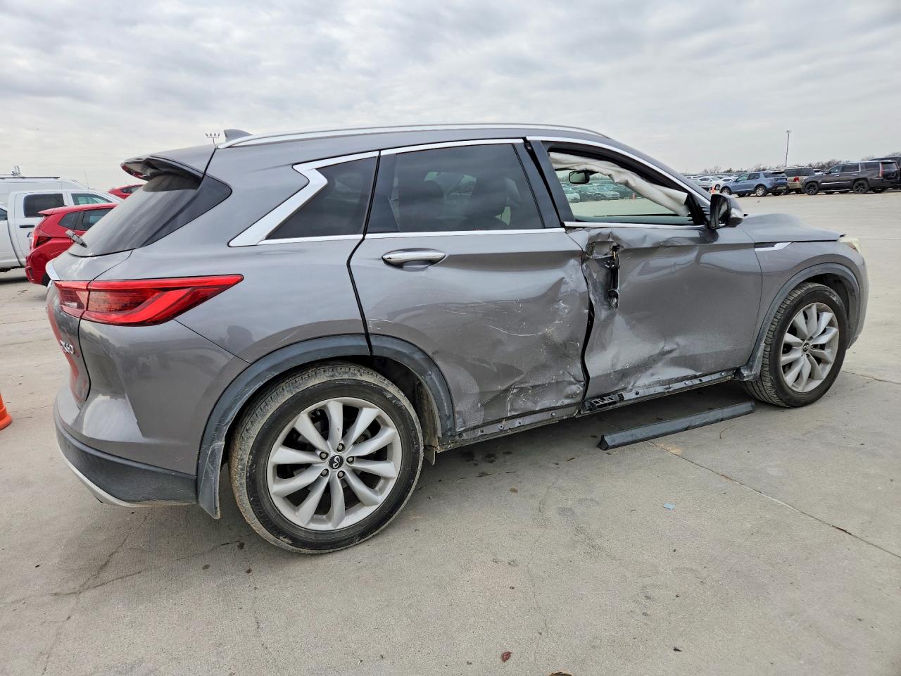 INFINITI Qx Essential