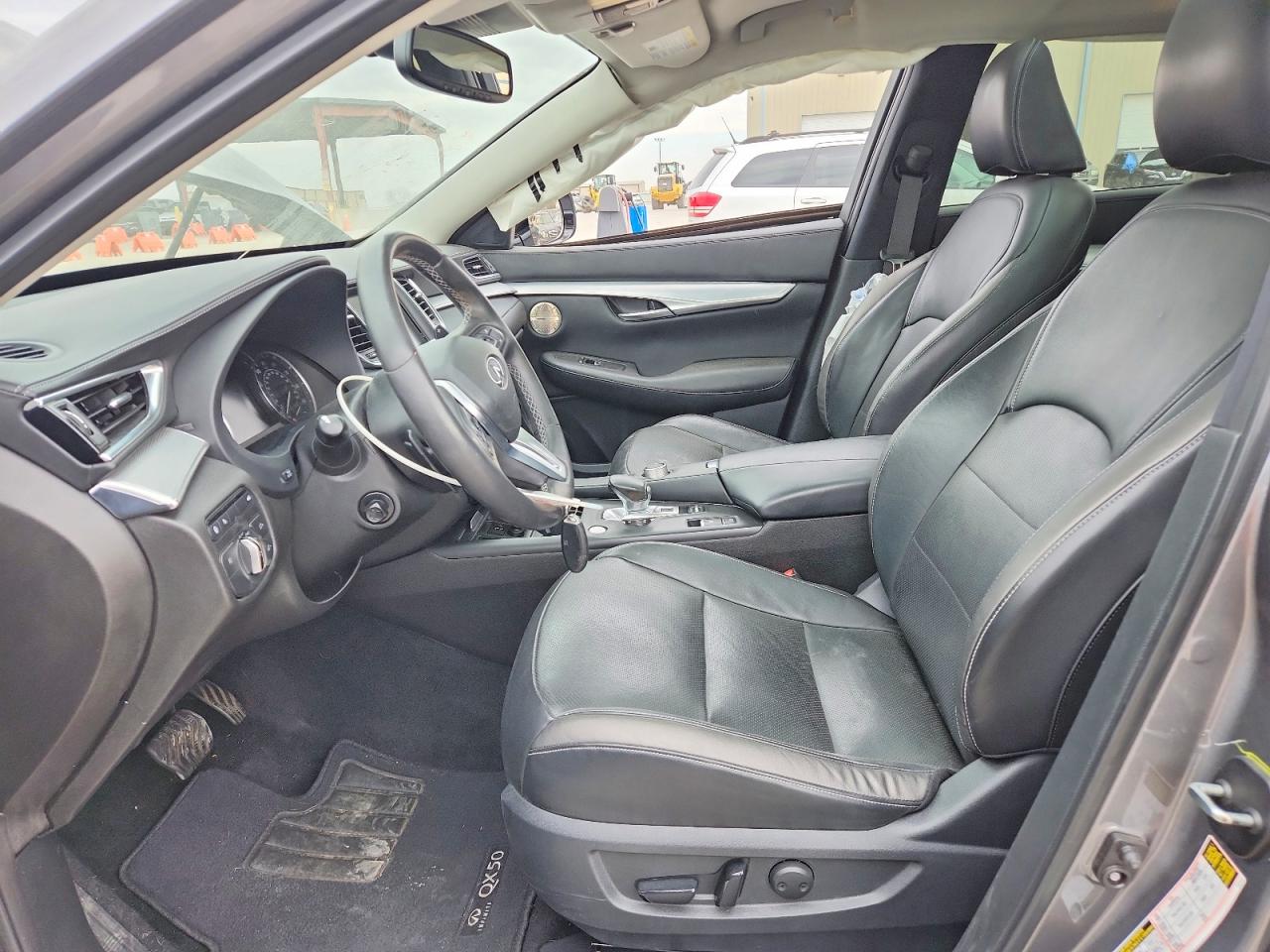 INFINITI Qx Essential