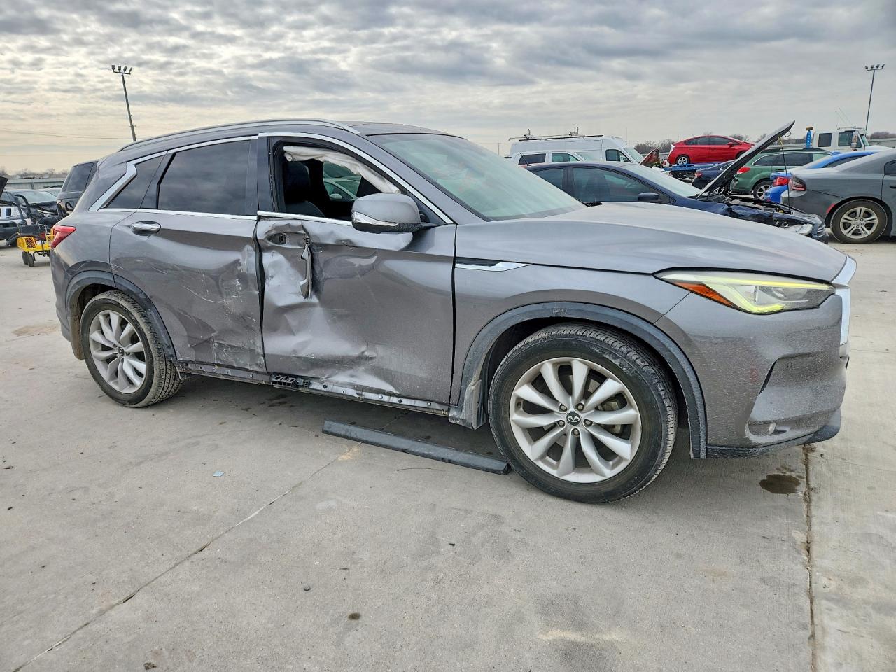 INFINITI Qx Essential