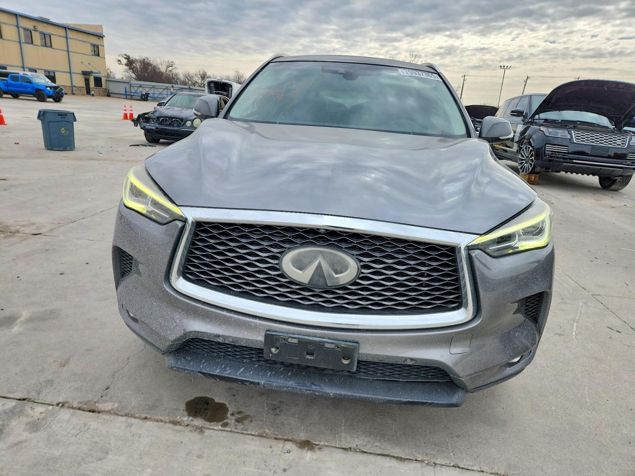 INFINITI Qx Essential