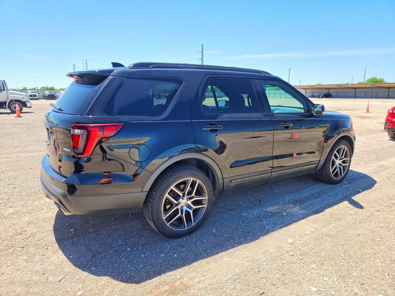 Ford Explorer Sport