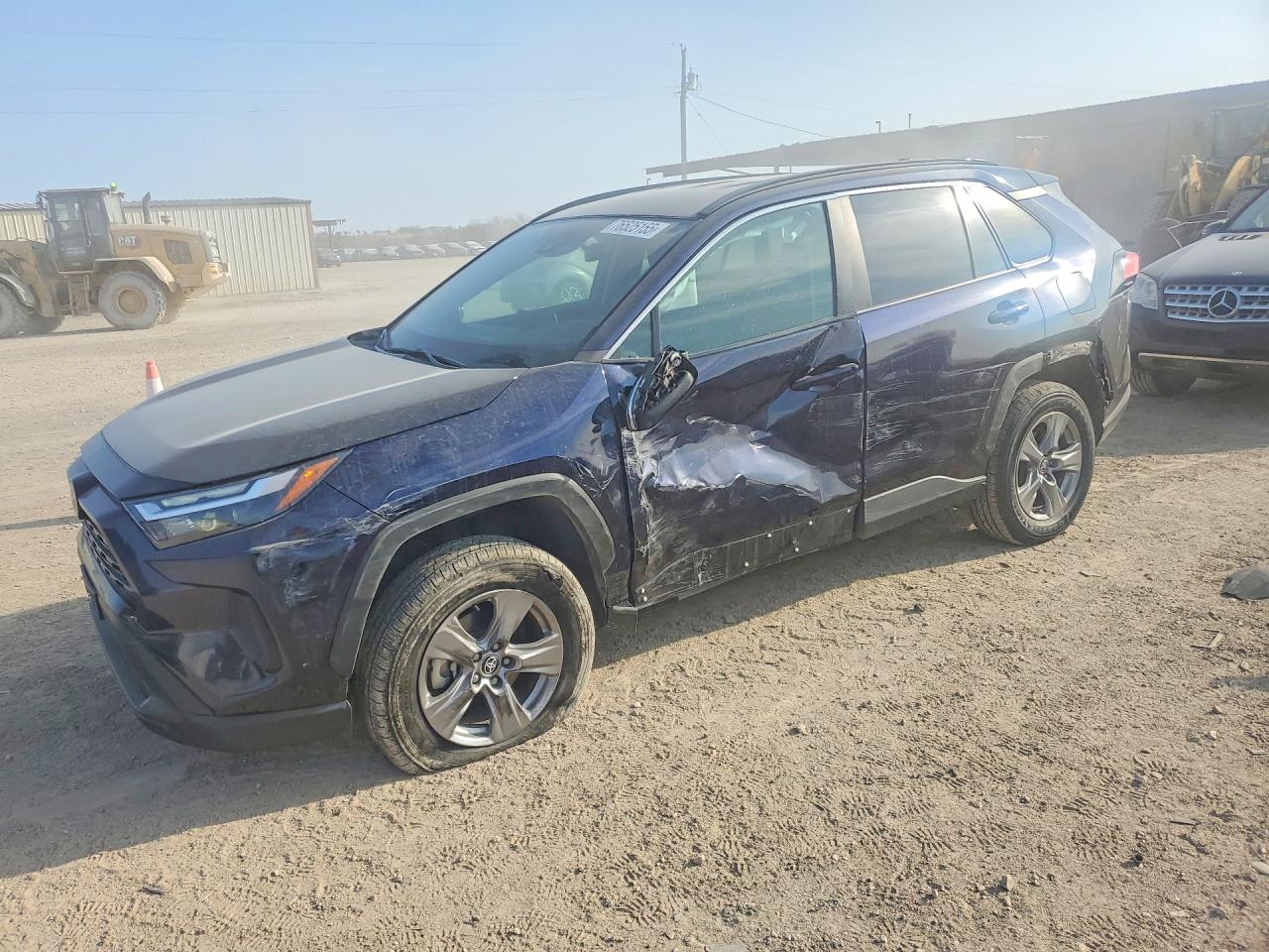 Salvage Toyota RAV4 Image