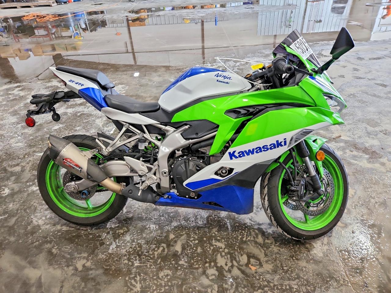 Salvage Kawasaki Zx400 Image