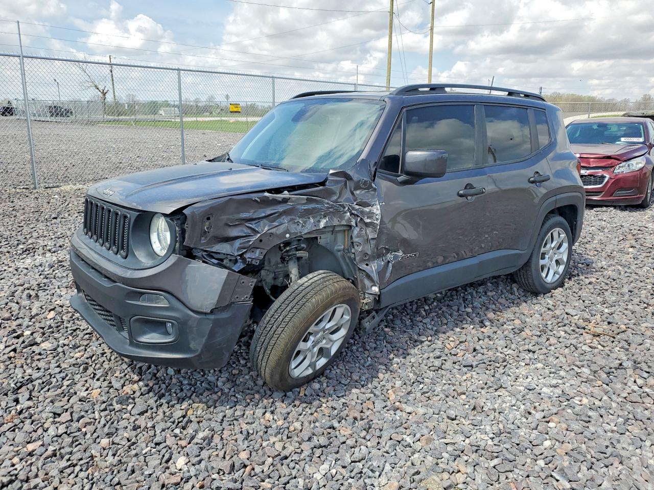 Salvage Jeep Renegade Image