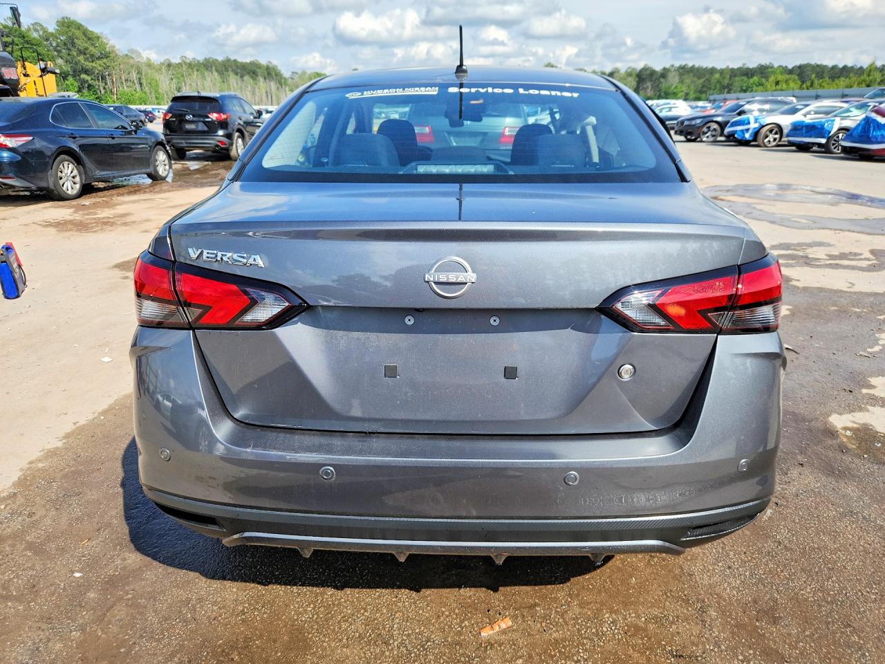 Nissan Versa S