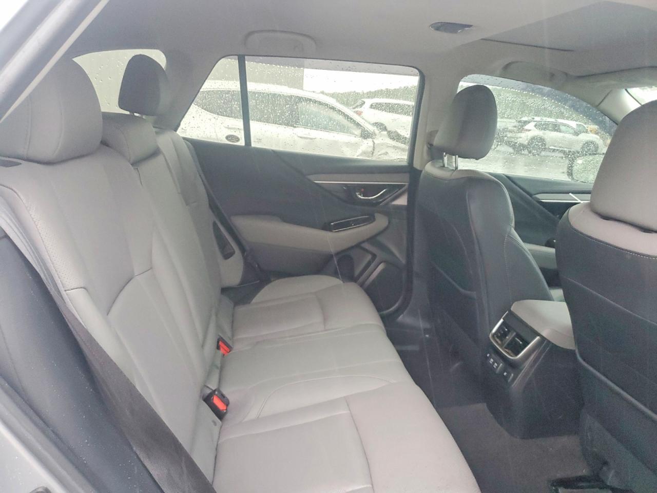 Subaru Legacy Limited