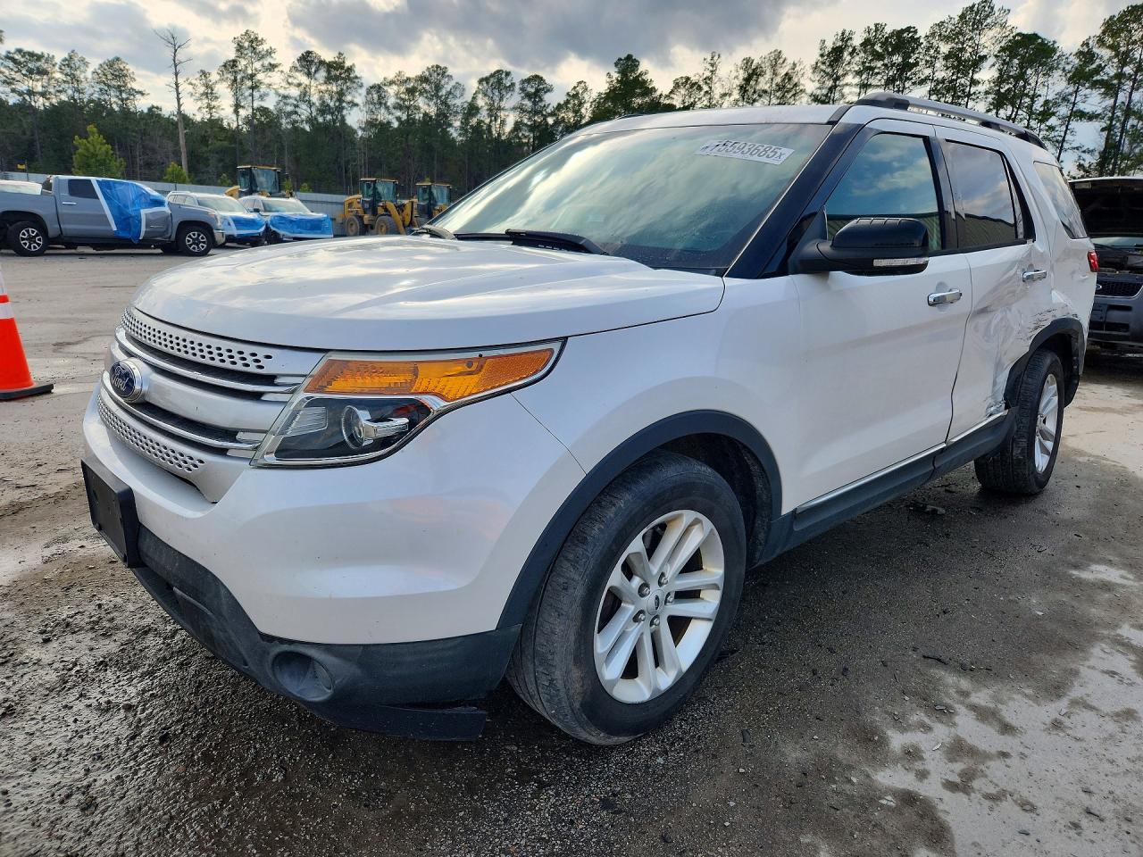 Salvage Ford Explorer Image