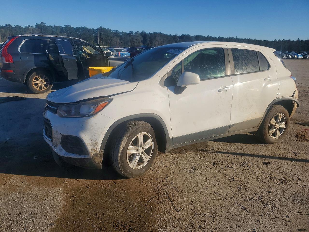 Salvage Chevrolet Trax Image