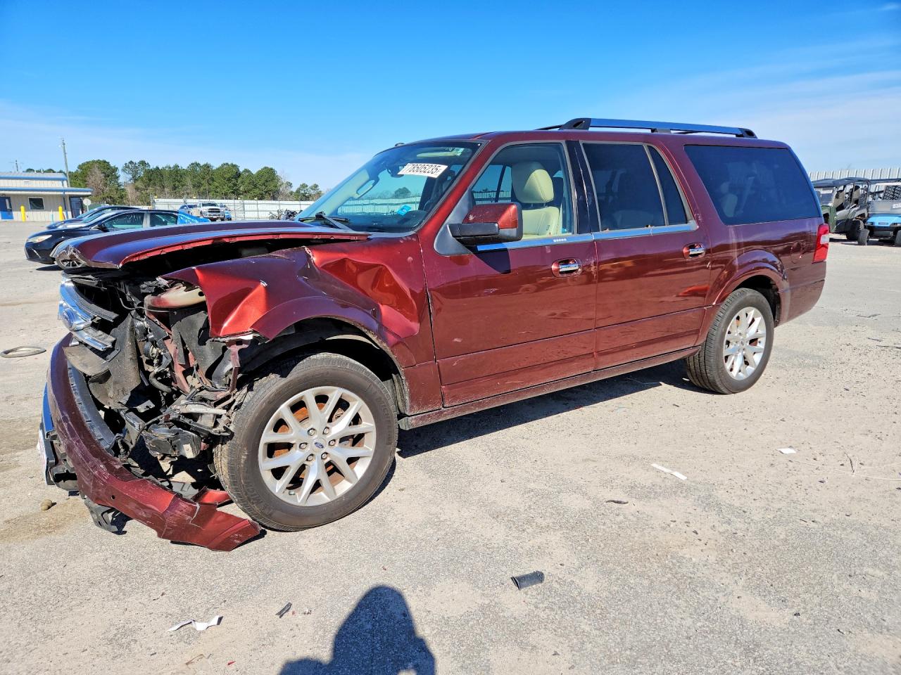 Salvage Ford Expedition Image
