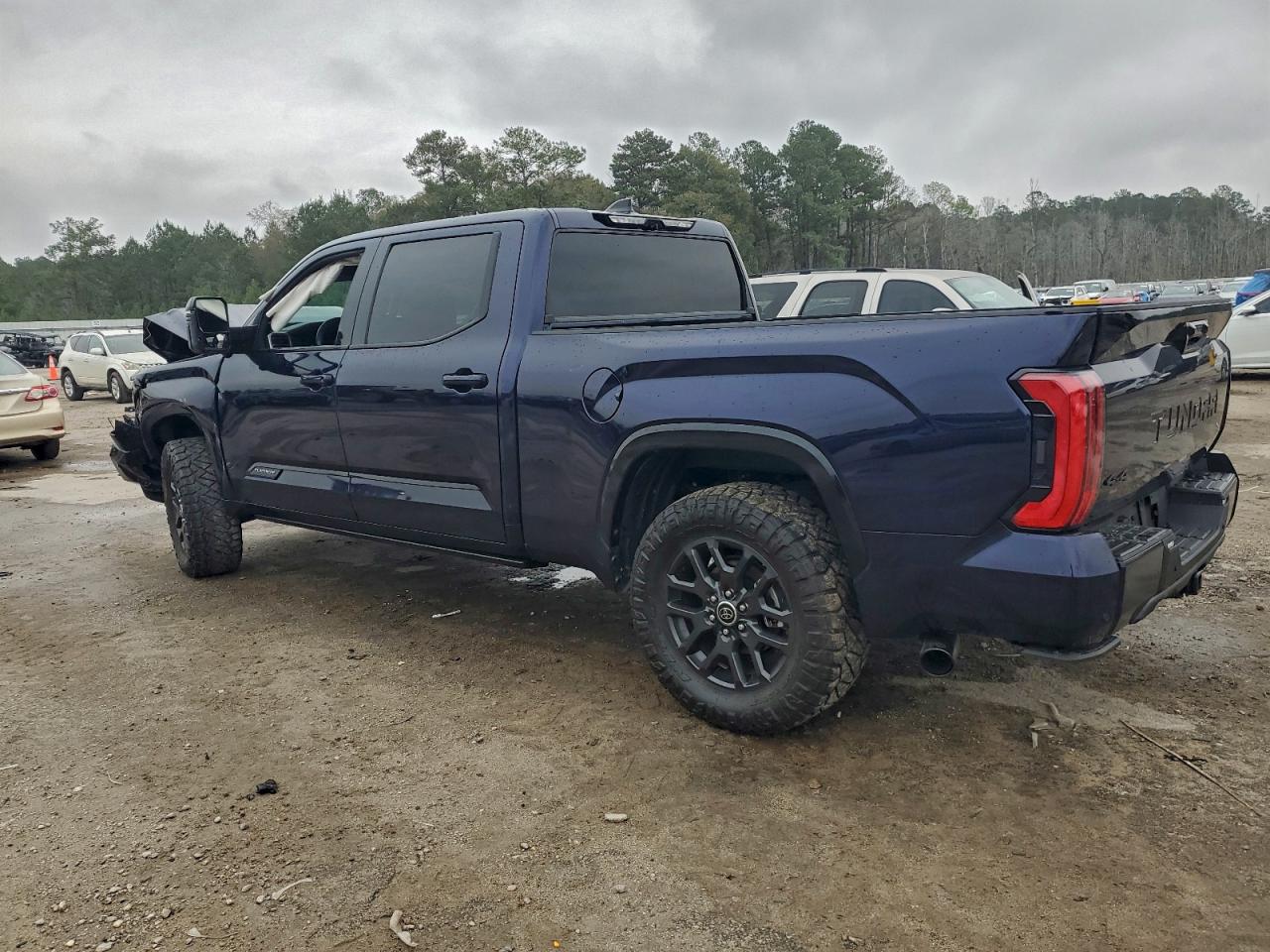 Toyota Tundra Crewmax Platinum