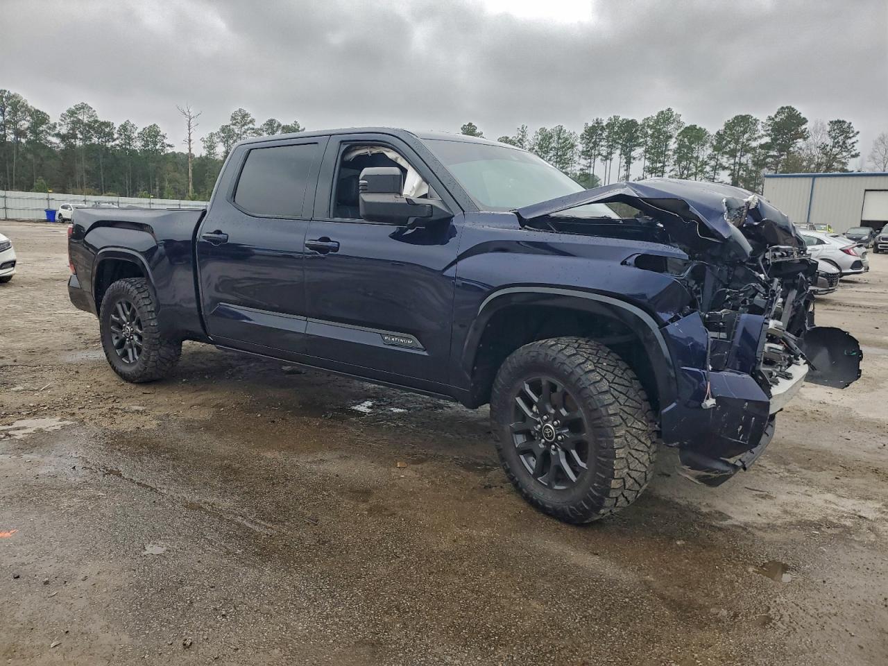 Toyota Tundra Crewmax Platinum