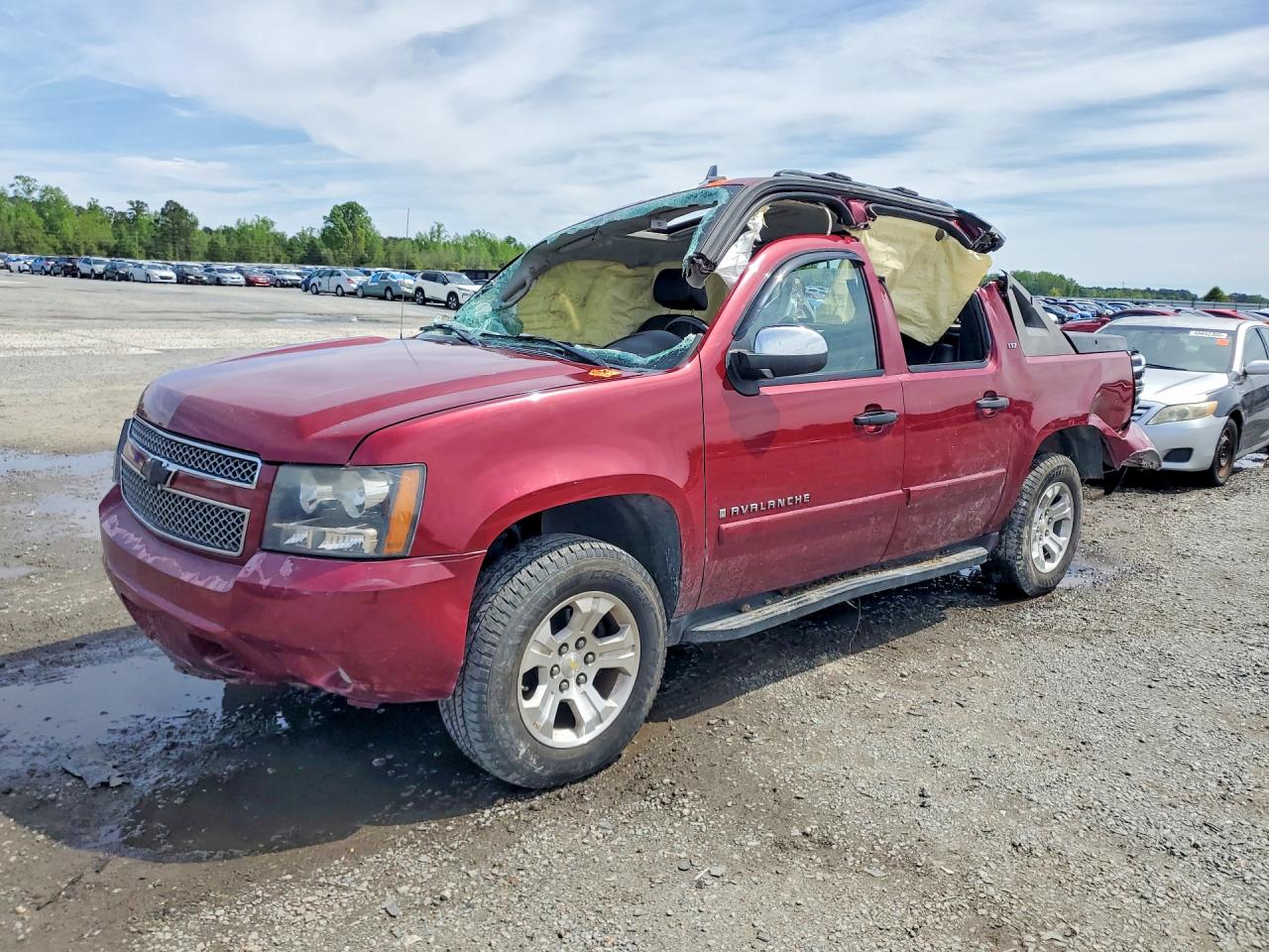 Salvage Chevrolet Avalanche Image