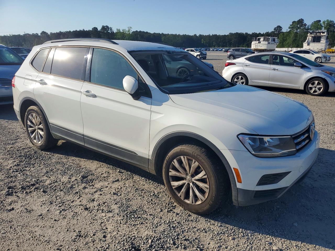 Volkswagen Tiguan S