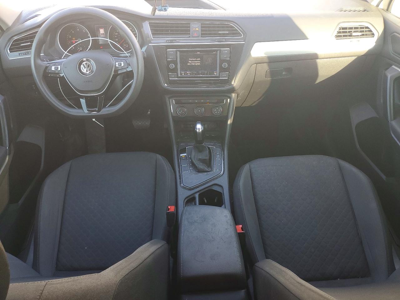 Volkswagen Tiguan S