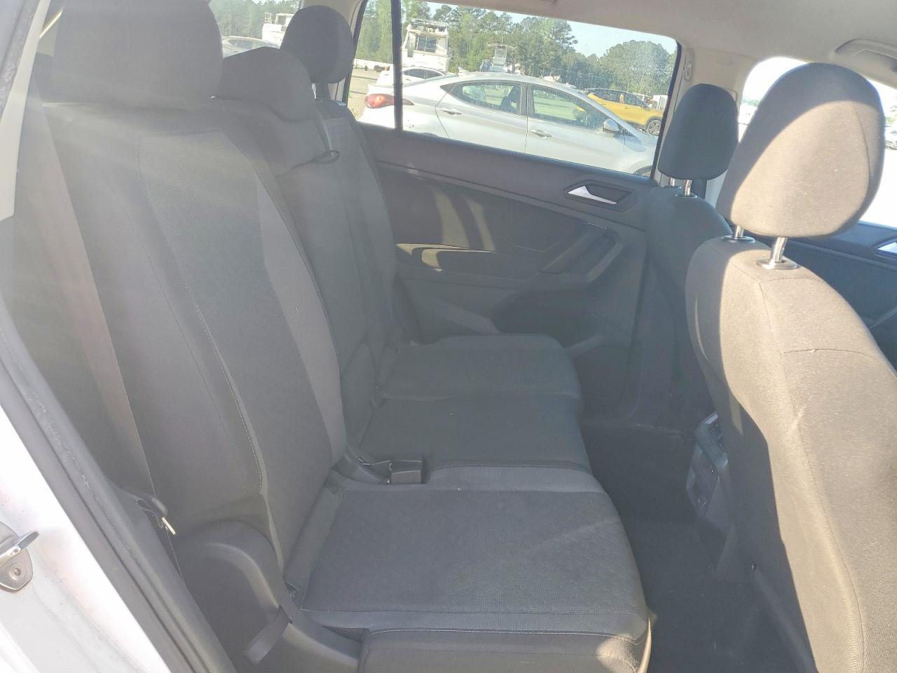 Volkswagen Tiguan S