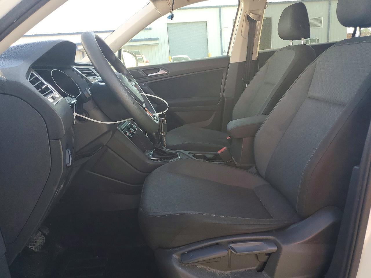 Volkswagen Tiguan S