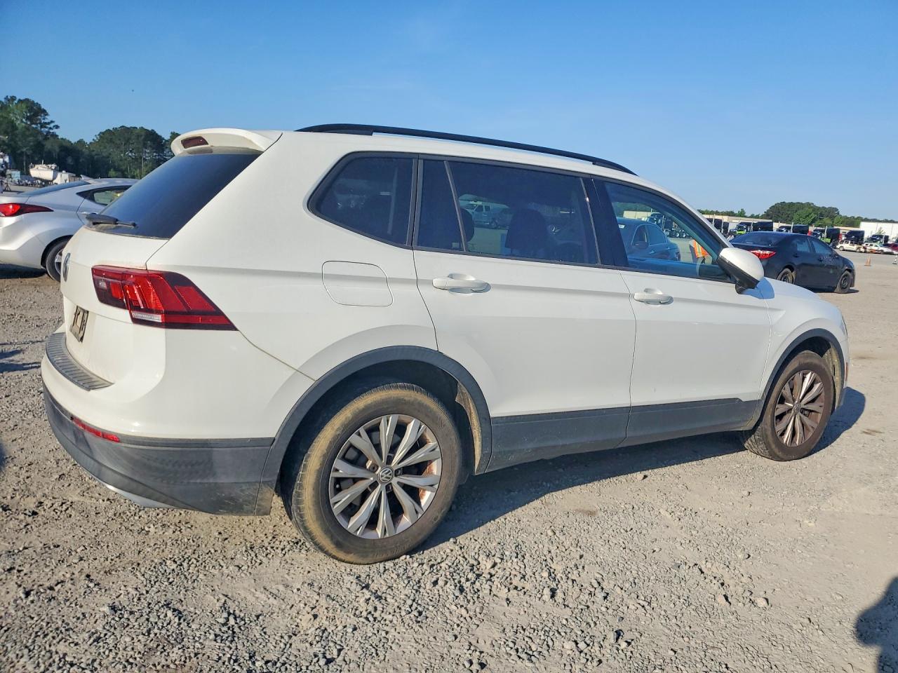 Volkswagen Tiguan S