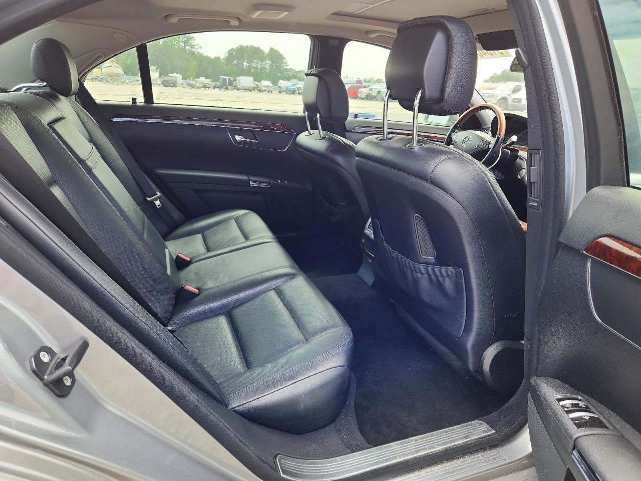 Mercedes-Benz S-Class 550 4matic