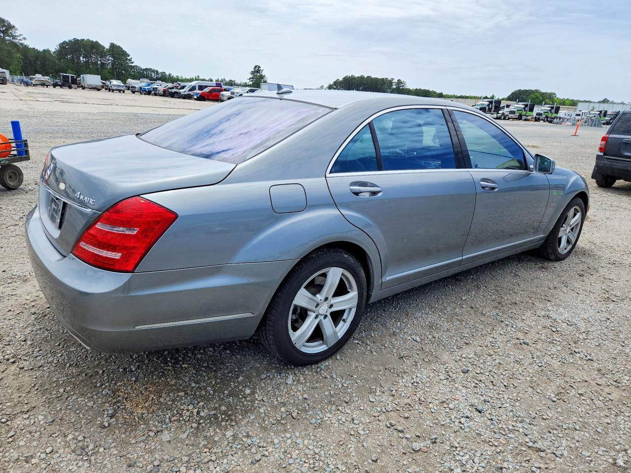 Mercedes-Benz S-Class 550 4matic