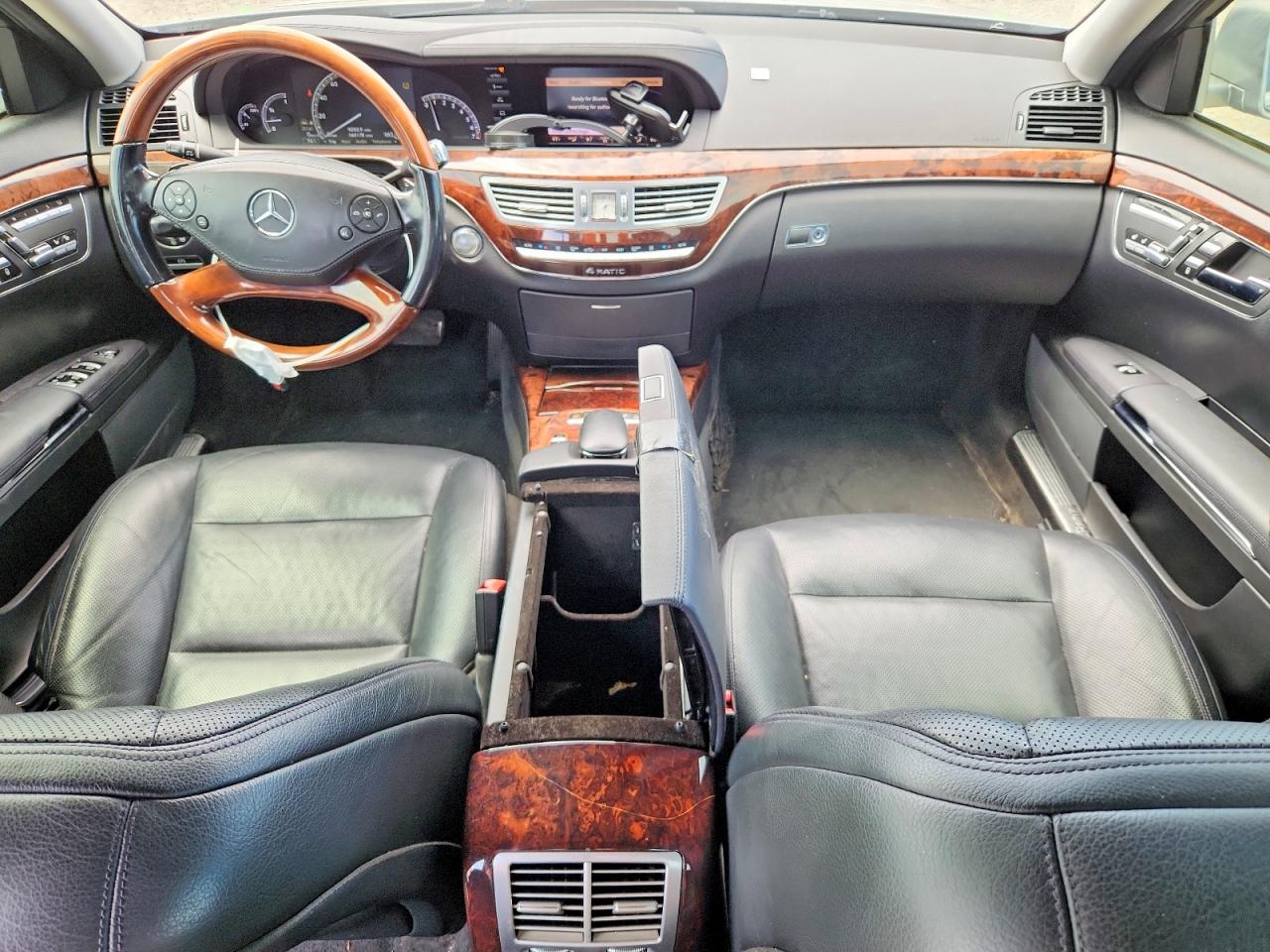 Mercedes-Benz S-Class 550 4matic