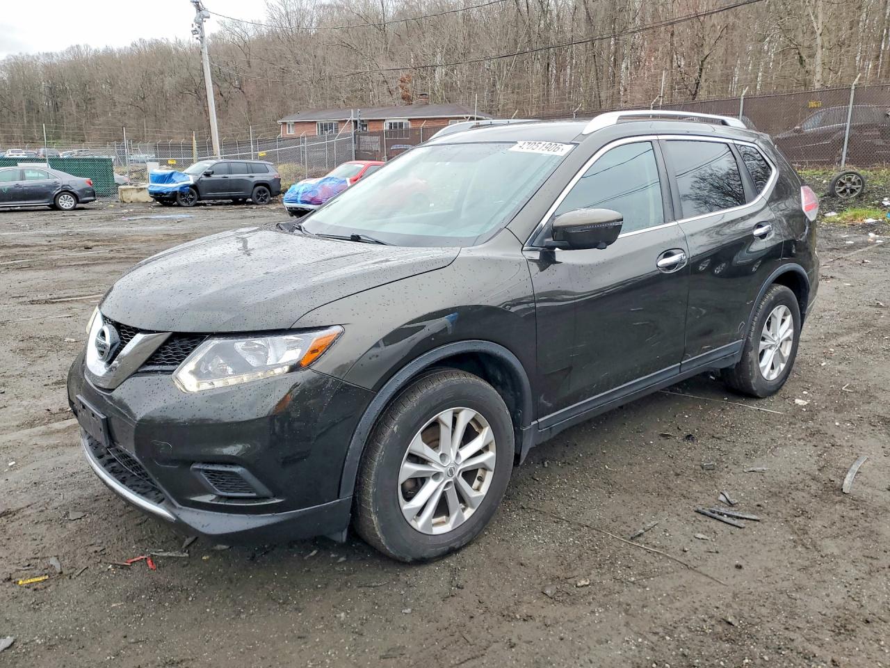 Salvage Nissan Rogue Image
