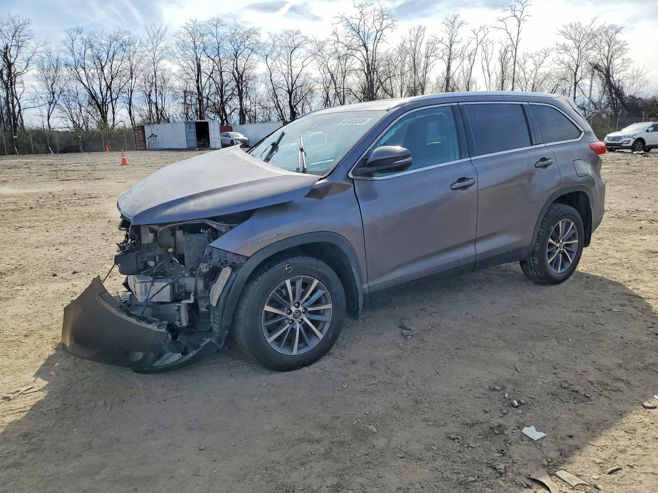 Salvage Toyota Highlander Image