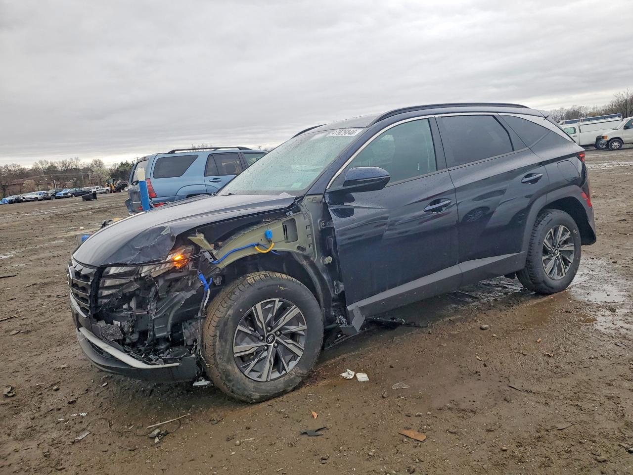 Salvage Hyundai TUCSON Image