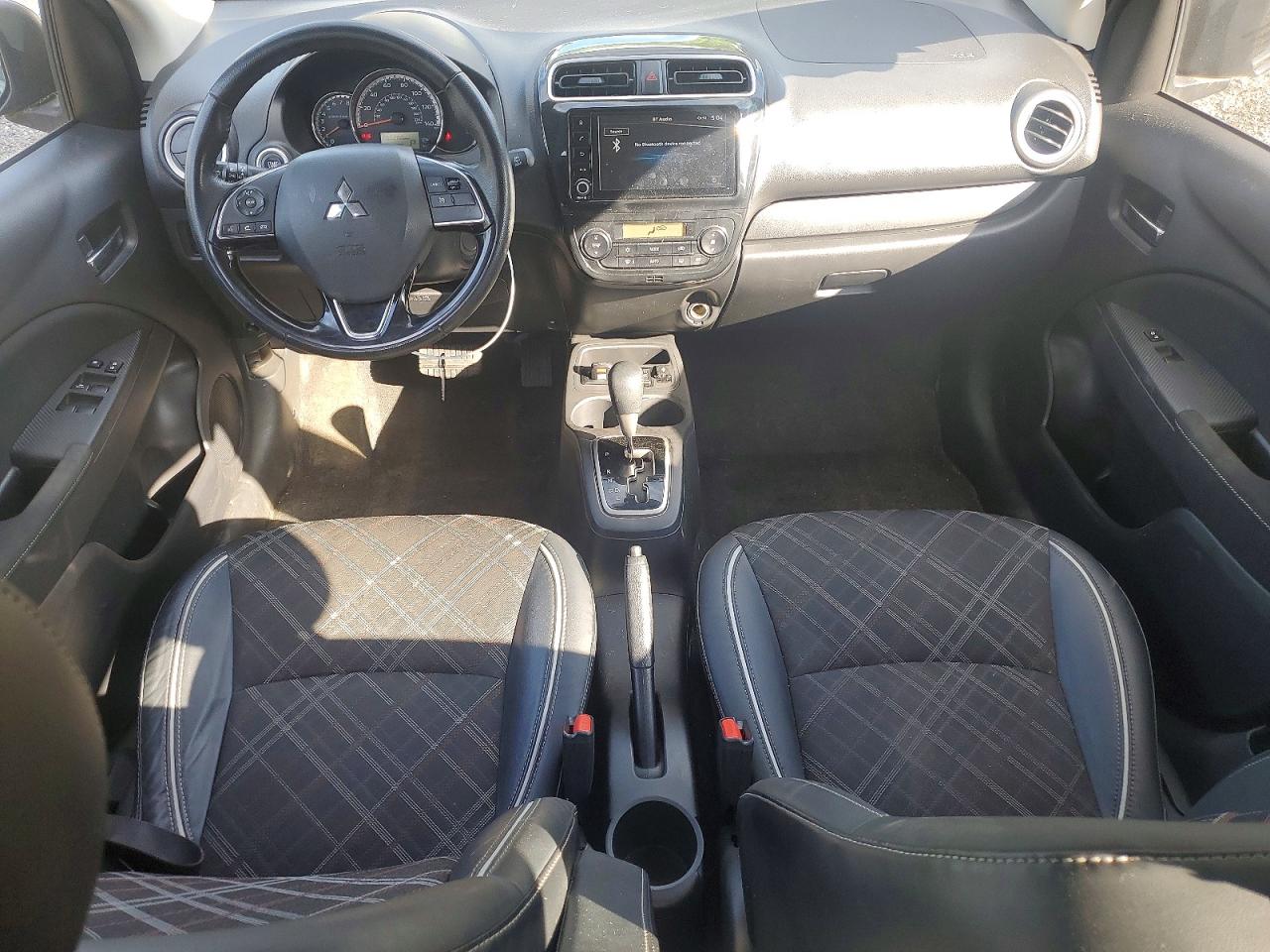 Mitsubishi Mirage Se