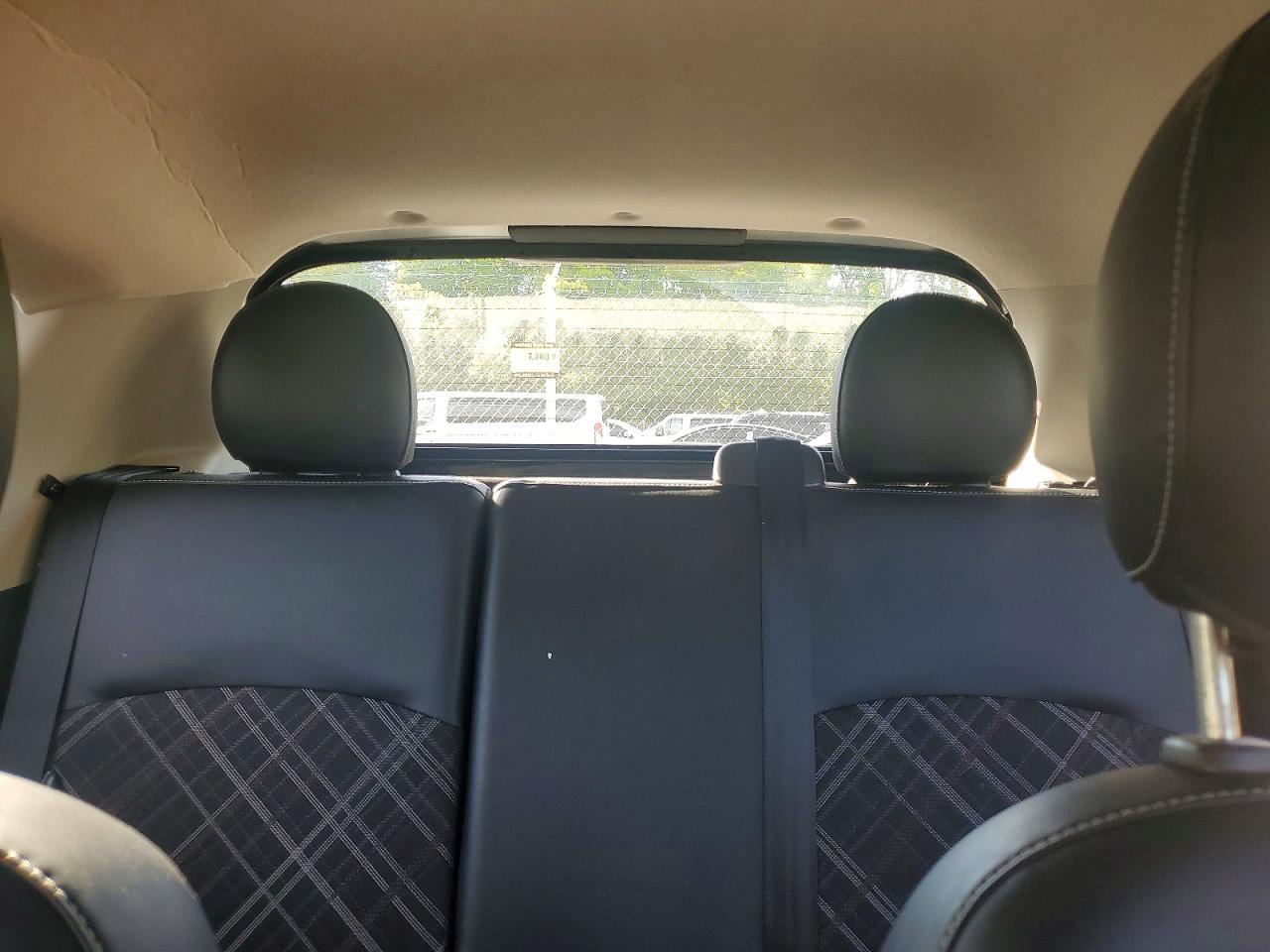 Mitsubishi Mirage Se