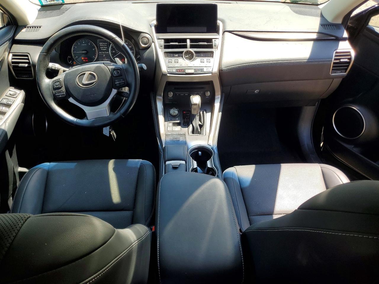 Lexus NX Base
