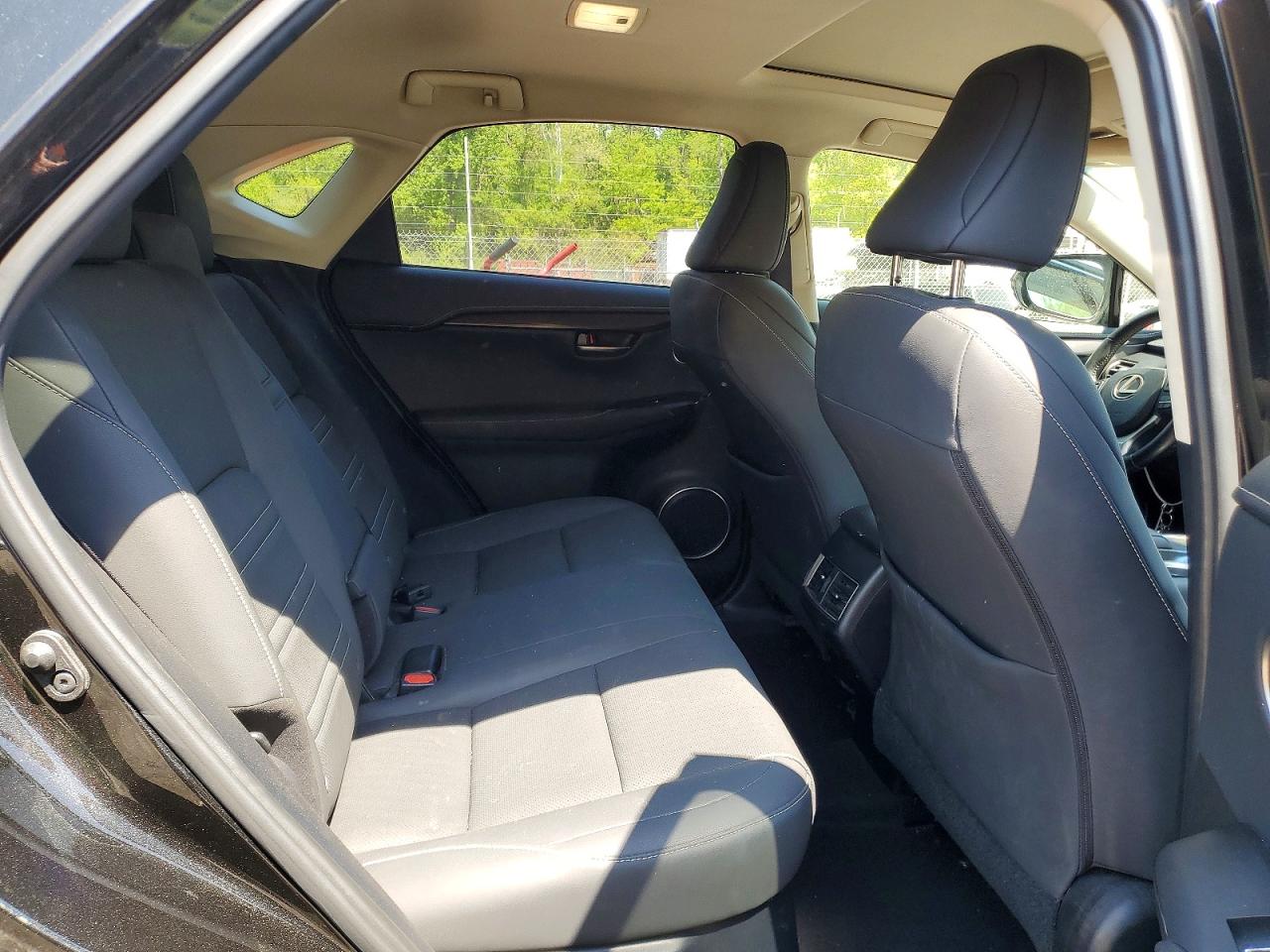 Lexus NX Base