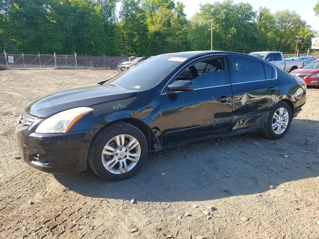 Salvage Nissan Altima Image