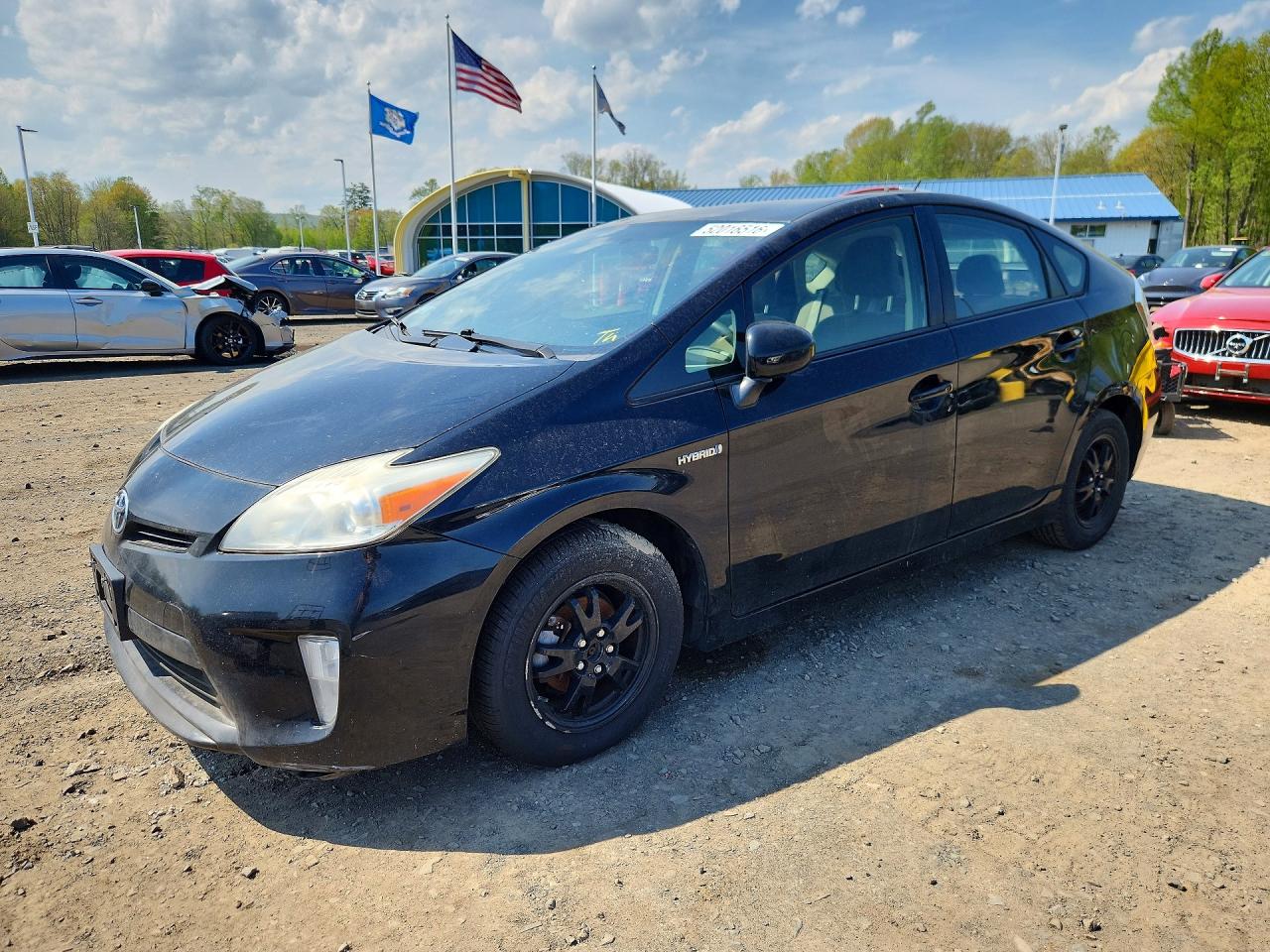 Salvage Toyota Prius Image