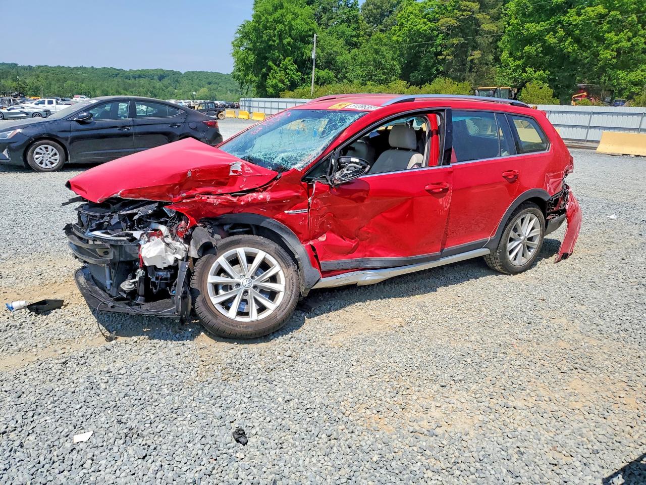 Salvage Volkswagen Golf Image