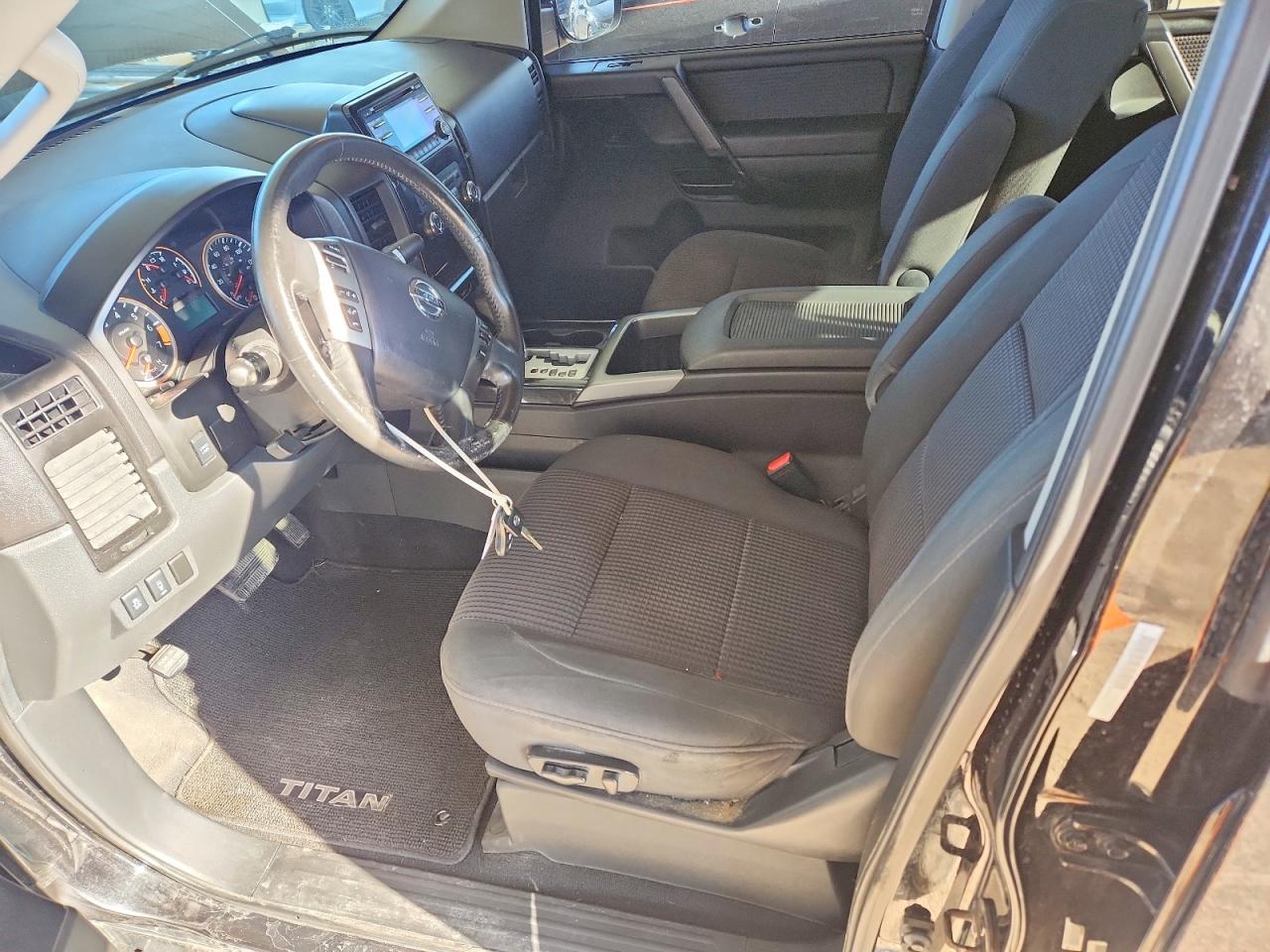 Nissan Titan Sv