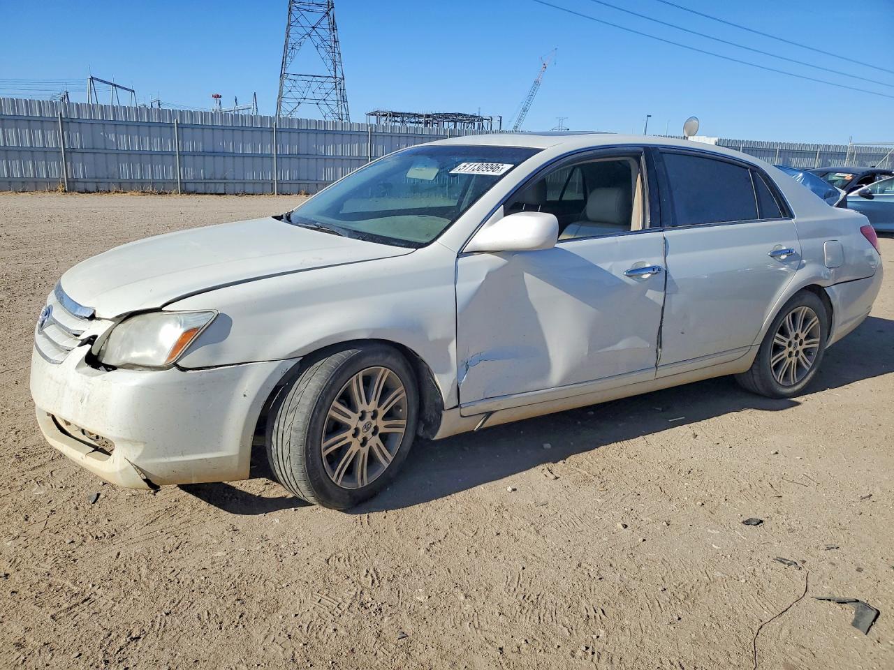 Salvage Toyota Avalon Image