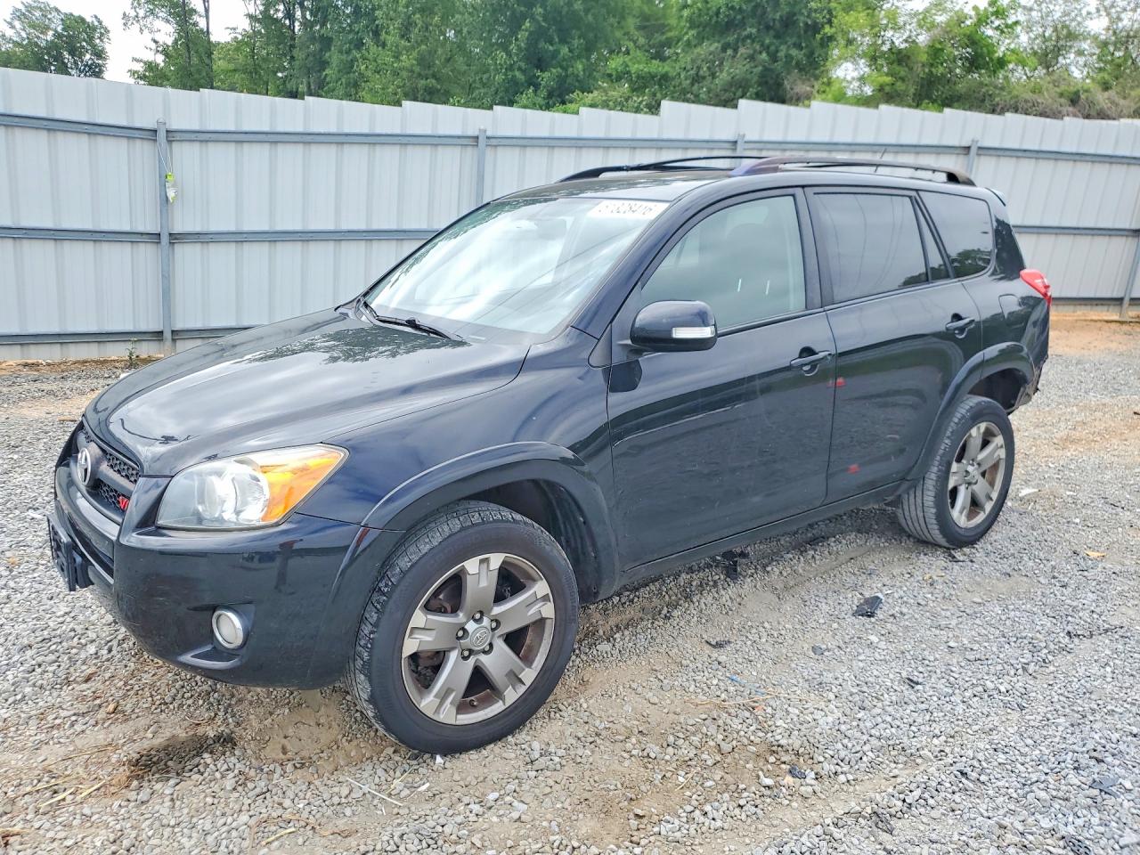 Salvage Toyota RAV4 Image